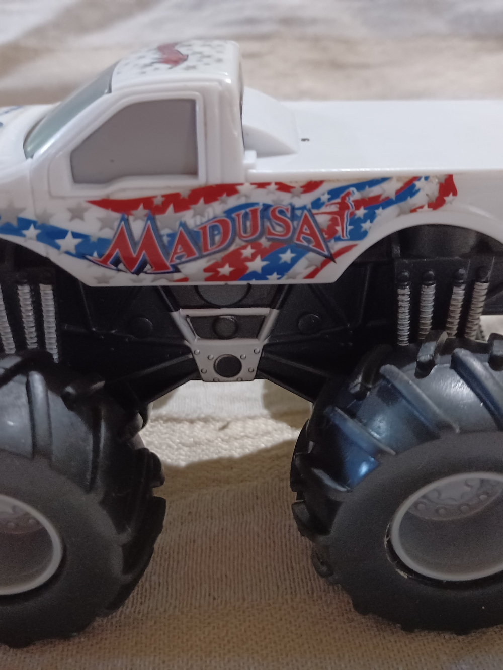 Vintage 2001 Hot Wheels Monster Jam Madusa Truck